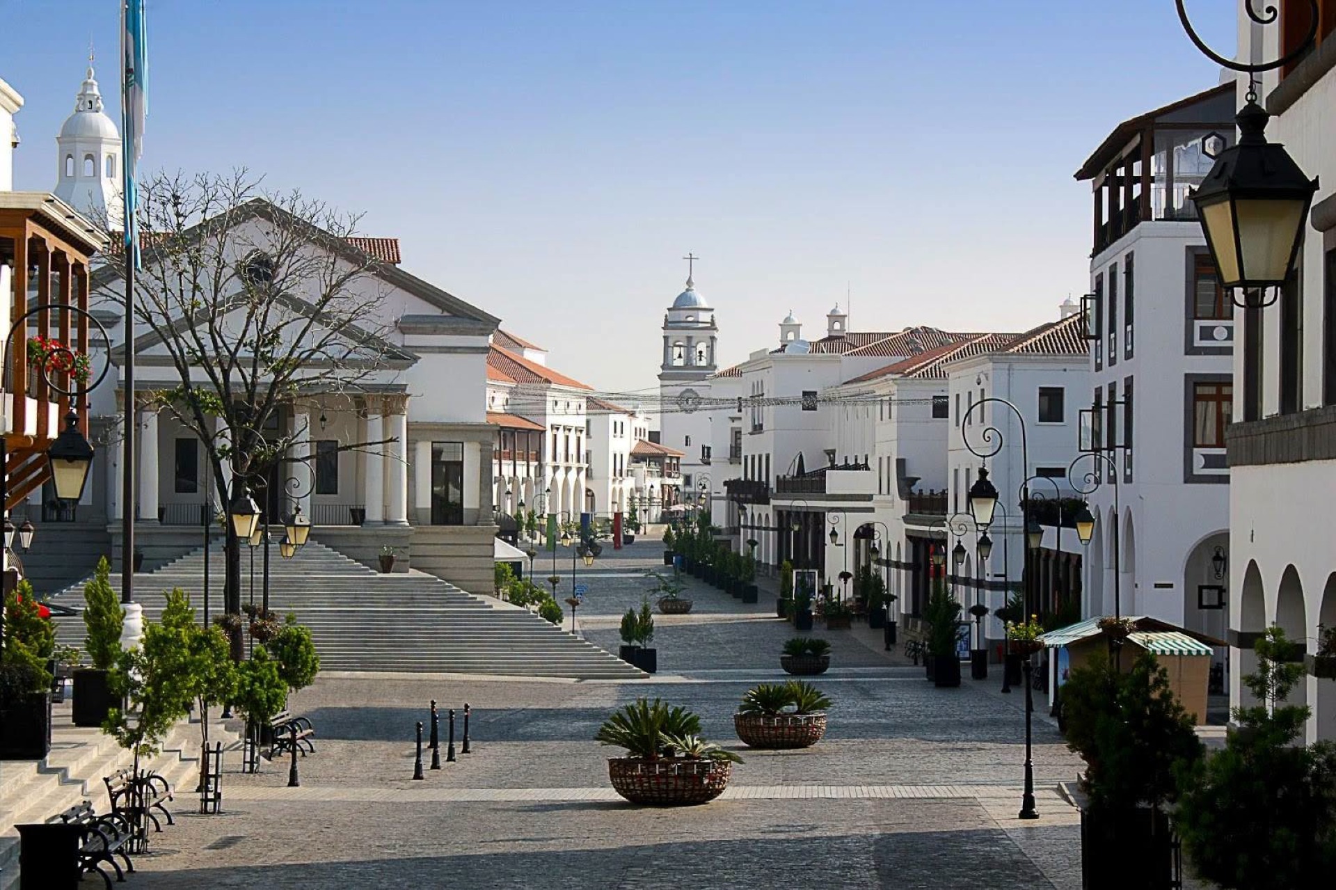 ANTIGUA GUATEMALA - OAKLAN MALL - CAYALA 